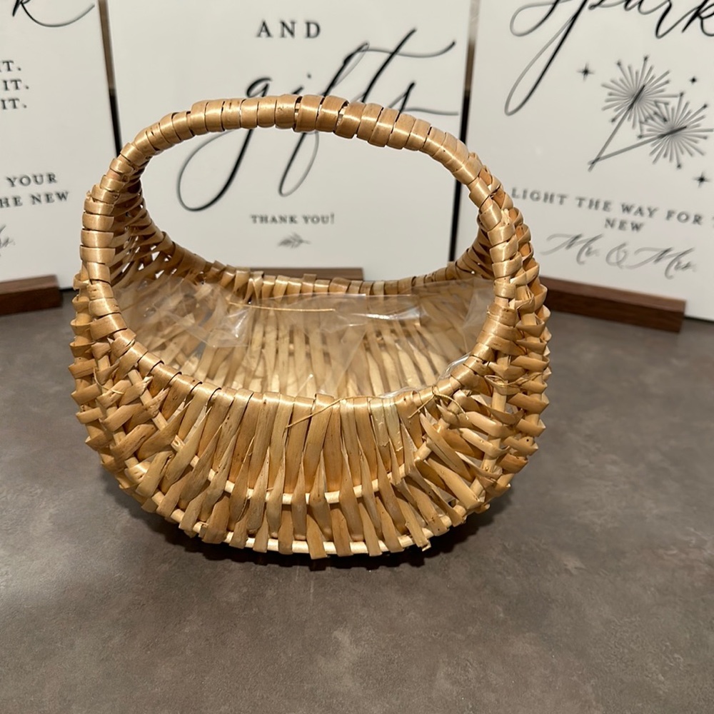 Flower girl basket